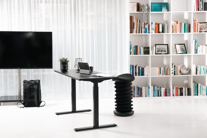 Immagine prodotto Topstar Scrivania elettrica regolabile in altezza E-Table rettangolare nera, struttura a T nera (80 x 68 cm)