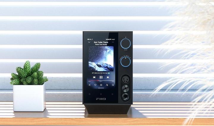Actual product image FiiO R7 (USB-DAC, Display, Microphones, gain switch, Bluetooth, Wi-Fi)