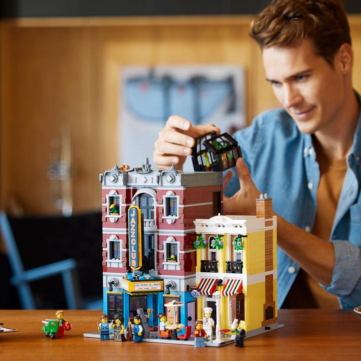 Actual product image LEGO Icons - Jazz Club (10312, LEGO Rare Sets)