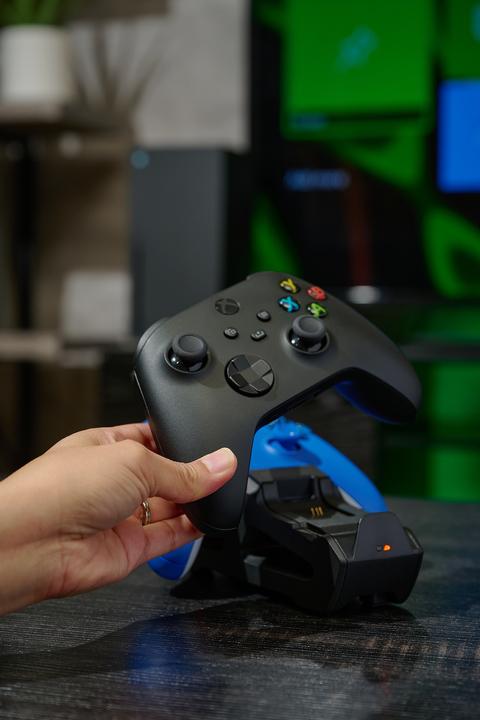 Produktbild PowerA Duo Charging Station (Xbox One X, Xbox Series S, Xbox One S, Xbox Series X)