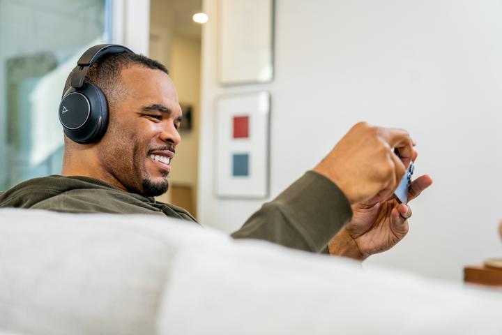 Actual product image Poly Voyager Surround 80 UC (Wireless, Cable, USB-C)