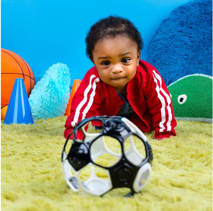 Actual product image Oball Soccer - black/white