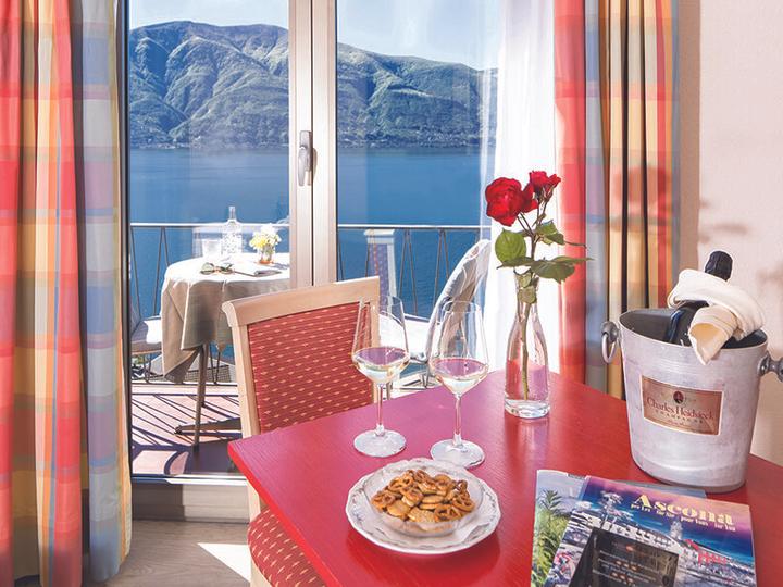 Immagine prodotto Smartbox Io e te al lago: 2 giorni magici nei paesaggi lacustri più belli della Svizzera (2 pers.)