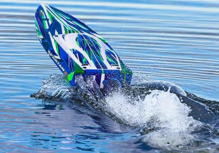 Actual product image Traxxas BOAT SPARTAN SR 1037mm 1:10 EP RTR GREEN TQi 2.4GHz WITHOUT charger and WITHOUT battery