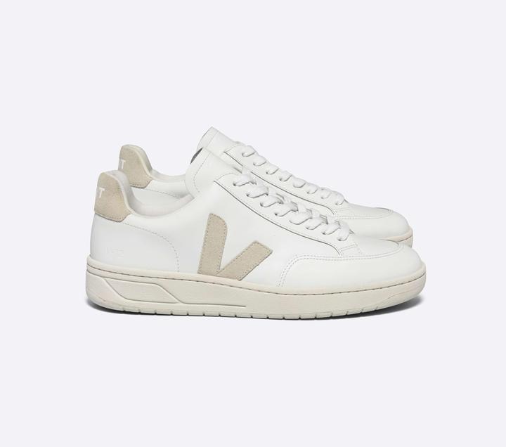 Actual product image Veja V-12 (42)