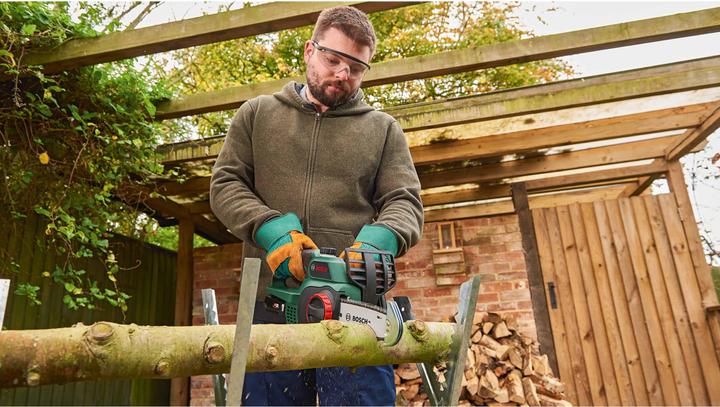 Produktbild Bosch Home & Garden UniversalChain 18 (Akku Kettensäge)