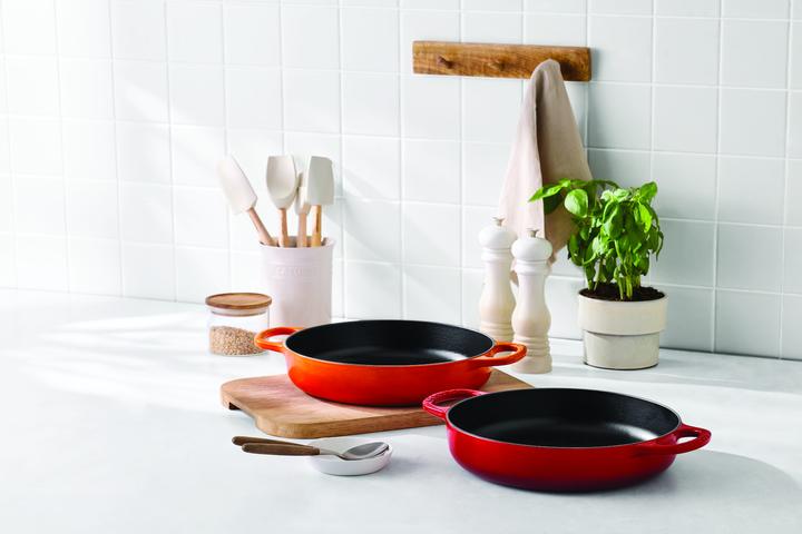 Produktbild Le Creuset Every Day Pan Signature (28 cm, Bratpfanne, Gusseisen)