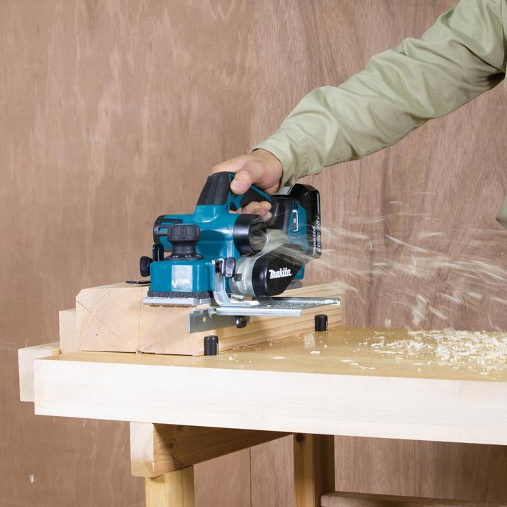 Image du produit Makita 18V Batterie avion DKP181Z 82mm