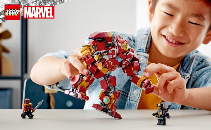 Actual product image LEGO Hulkbuster: The Battle of Wakanda (76247, LEGO Marvel)
