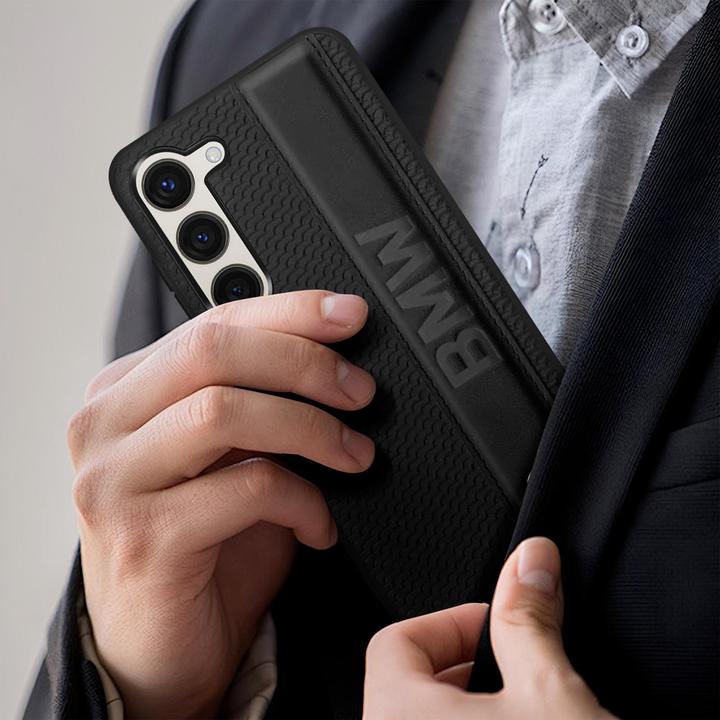 Image du produit BMW BMHCS23S22RDPK S23 S911 czarny/black hardcase Leather Textured & Stripe (Samsung Galaxy S23)