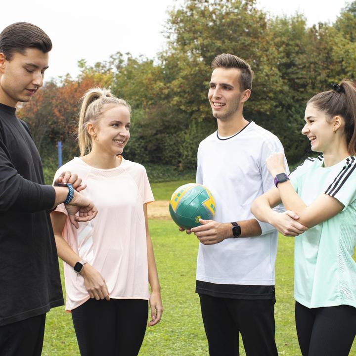Produktbild Hama Silikon-Sportarmband für Fitbit Versa2/Versa/Versa Lite, lila/grau, univ. (Silikon, Rostfreier Stahl)