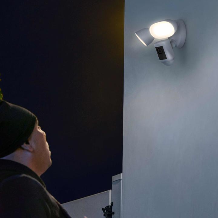Immagine prodotto Ring Floodlight Cam Wired Pro (1920 x 1080 Pixels)