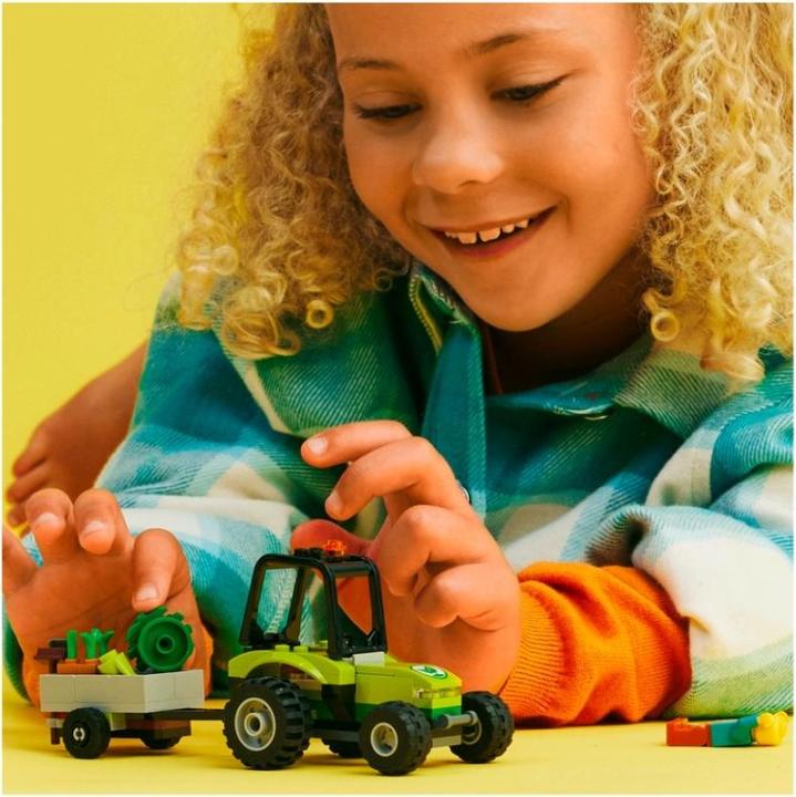 Actual product image LEGO Small tractor (60390, LEGO City)