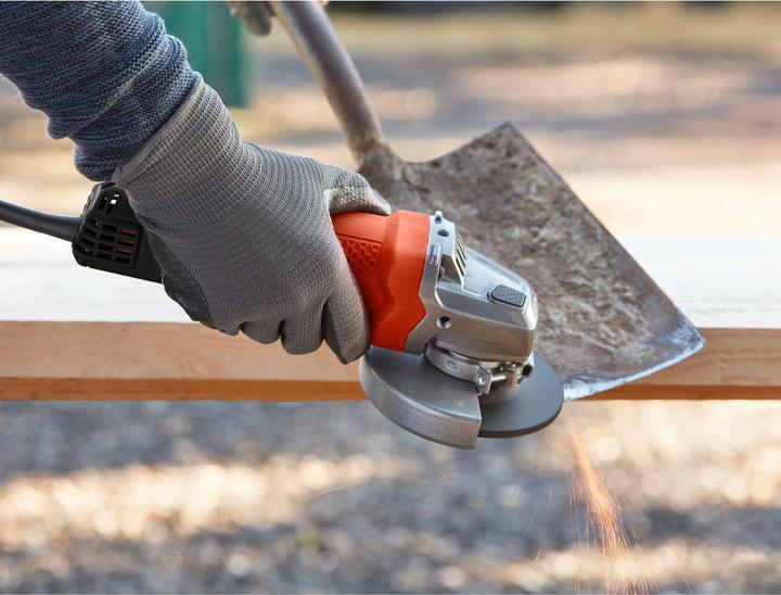 Image du produit Black & Decker Meuleuse d'angle BEG110 avec poignée supplémentaire (115 mm)