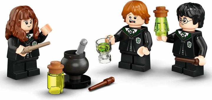 Image du produit LEGO Poudlard : l’erreur de la potion Polynectar (76386, LEGO Harry Potter)