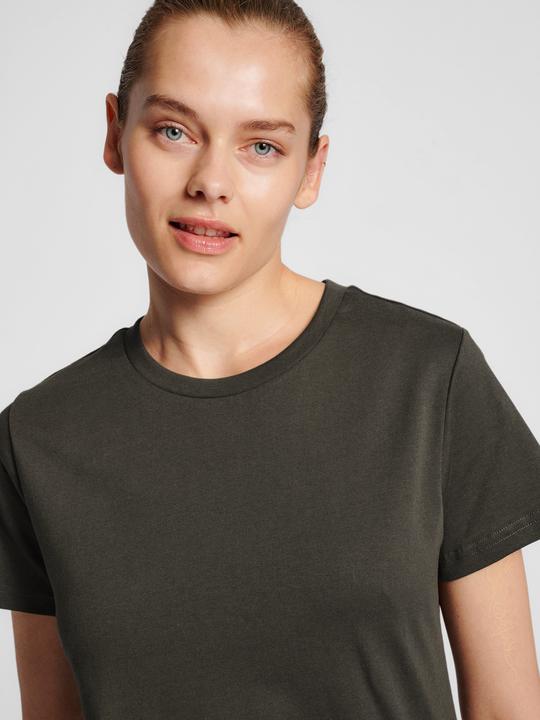 Actual product image hummel Red Heavy T-Shirt S/S Woman (S)