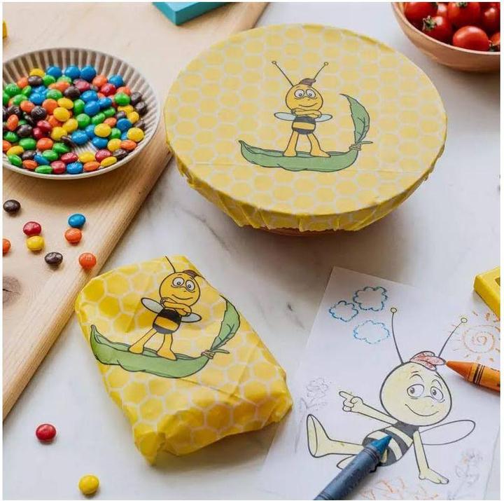 Actual product image Nuts Beeswax cloth bee maija "Willi", 25x25cm (1 x)
