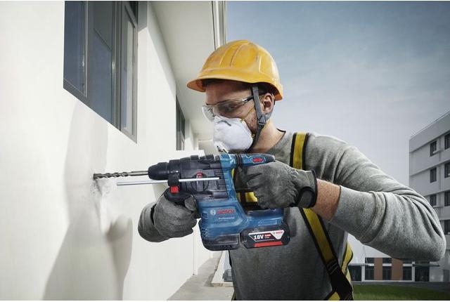 Produktbild Bosch Professional Akku-Bohrhammer mit SDS plus GBH 18V-22, L-BOXX, ohne Akkupack (Akkubetrieb)