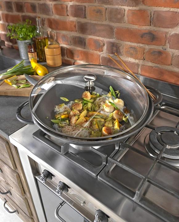 Produktbild Staub Wok mit Glasdeckel (37 cm, Wok Pfanne, Gusseisen)
