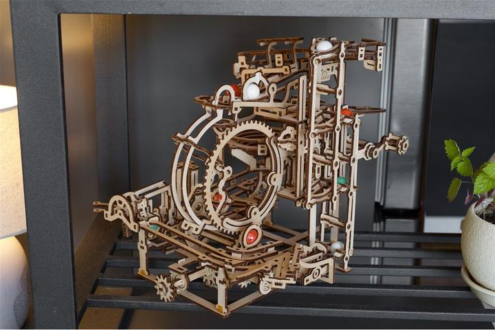 Produktbild Ugears Murmel-Stufenbahn
