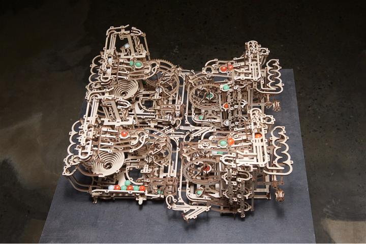 Produktbild Ugears Murmel-Stufenbahn