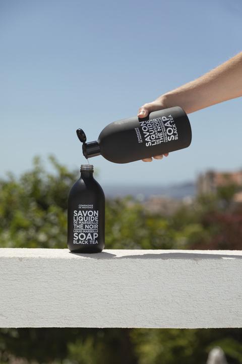 Produktbild La Compagnie de Provence Provence-Black And White (Handseife Nachfüllpackung, 1000 ml)