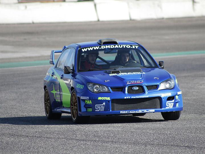 Produktbild Smartbox 2 Runden im Subaru Rally auf der Rennstrecke von Ottobiano (1 Pers.)