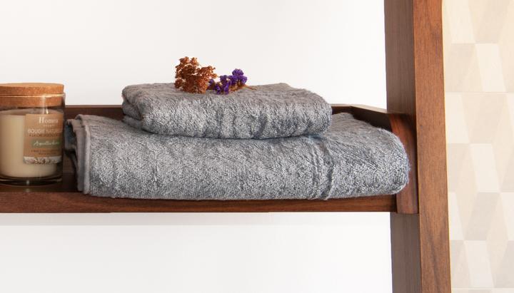 Image du produit Casativo Set de serviettes de bain et de toilette LE BETULLE, 70% fibres de bois, bleu pigeon, 3 pièces (40 x 60 cm, 60 x 100 cm)
