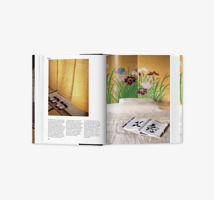 Actual product image Living in Japan. 40th Ed (French, German, English, Alex Kerr, 2022)