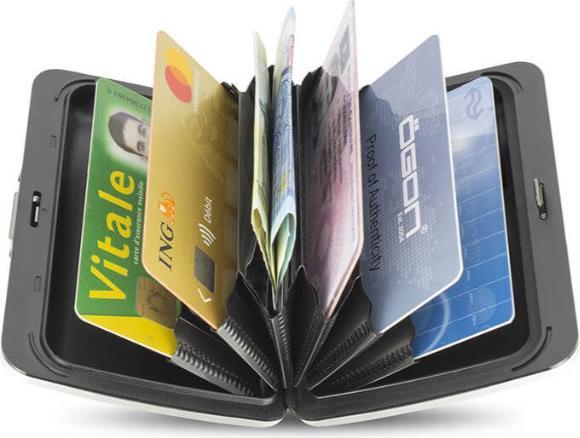 Actual product image Ögon Credit card case V2 cactus green