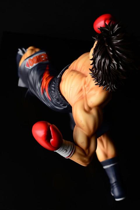 Actual product image Orca Hajime no Ippo statuette PVC 1/6 Takeshi Sendou Finish Blow Ver. Damage 29 cm