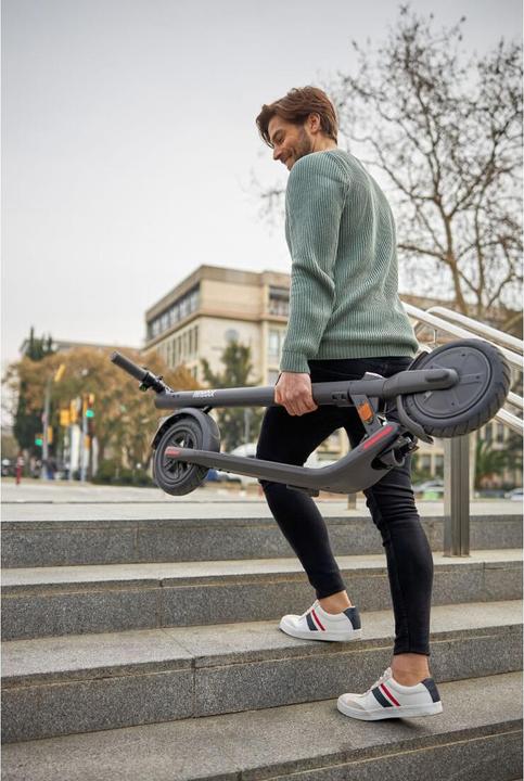 Produktbild Segway-Ninebot Kick Scooter E22E (20 km/h, 22 km, 300 W)