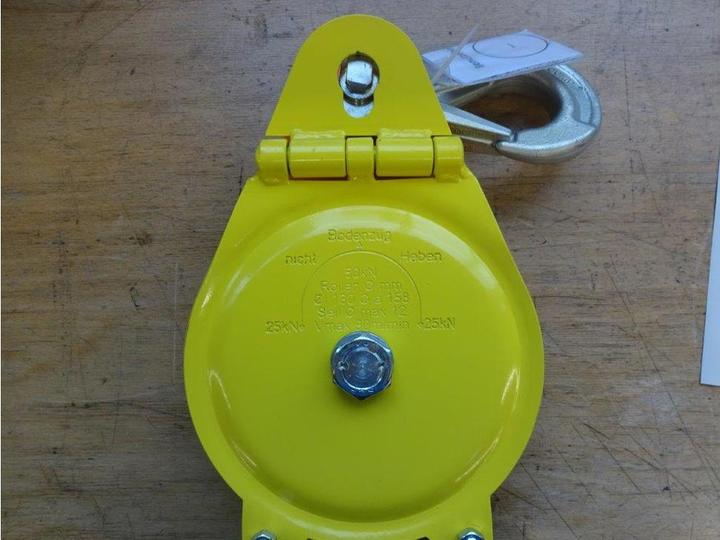 Actual product image Dönges Pulley, permissible tensile force 130 kN, 16 mm