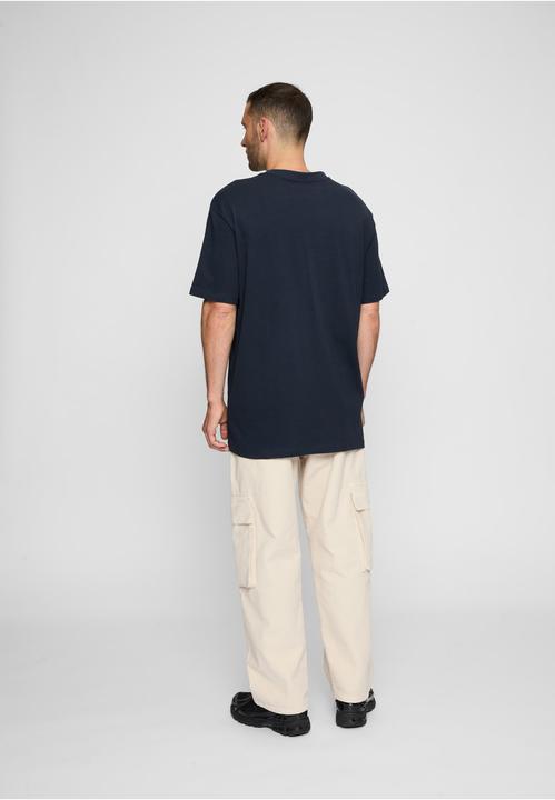 Actual product image Mister Tee Biggie Tour Tee - 19077 (L)