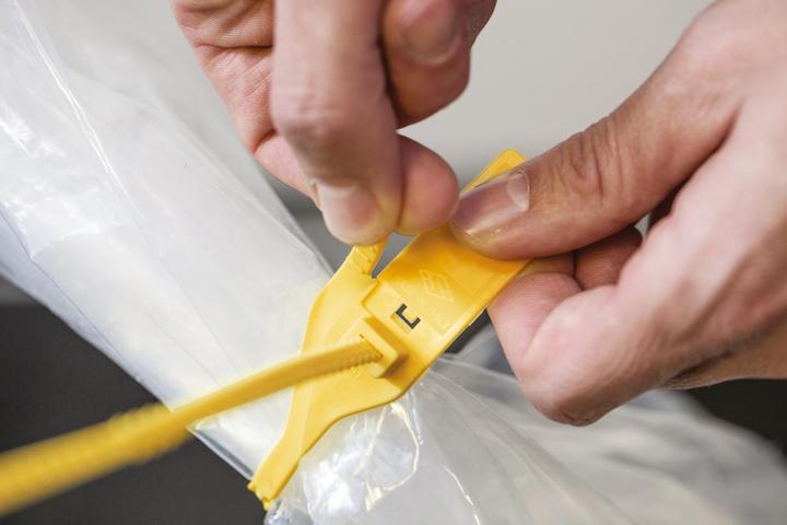 Actual product image SapiSelco Security seal consecutively numbered, 300 pieces each (300 pcs.)