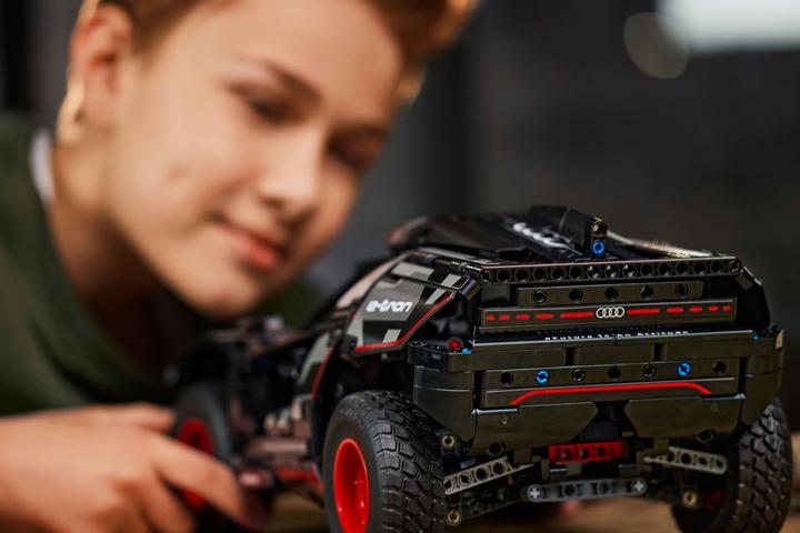 Actual product image LEGO Audi RS Q e-tron (42160, LEGO Technic)