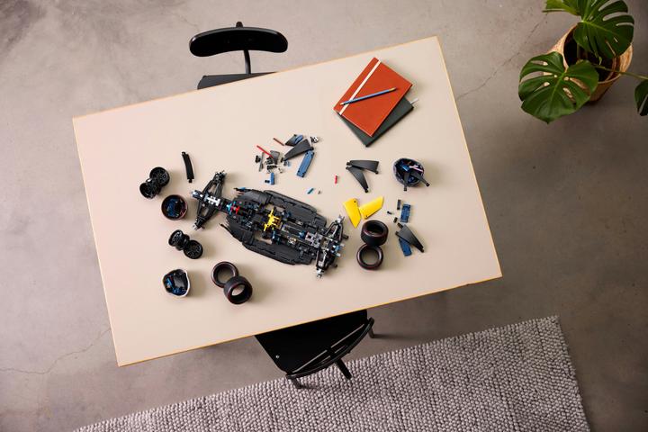 Productafbeelding LEGO Oracle Red Bull Racing RB20 F1 Rennauto (42206, LEGO Technic)