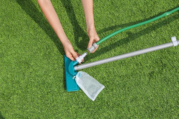 Actual product image Bestway Pool cleaning kit