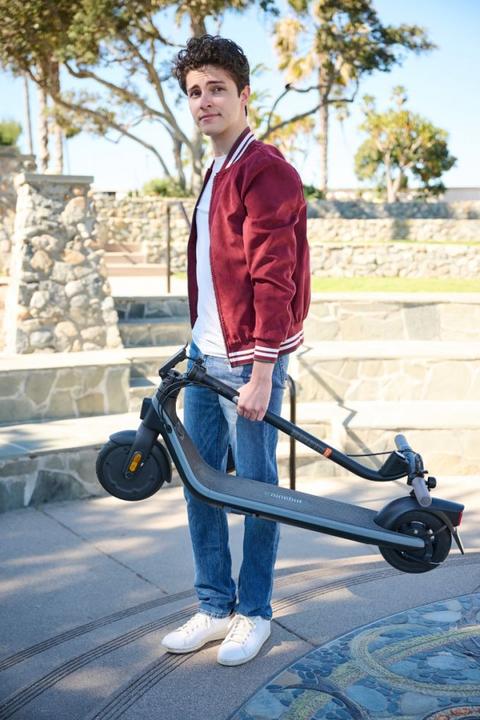 Produktbild Segway-Ninebot E2 E (20 km/h, 25 km, 250 W)
