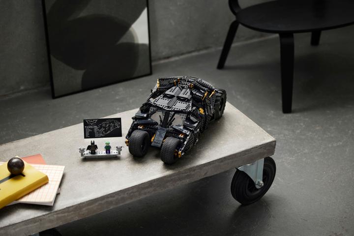 Actual product image LEGO Batmobile Tumbler (76240, LEGO DC, LEGO Rare Sets)