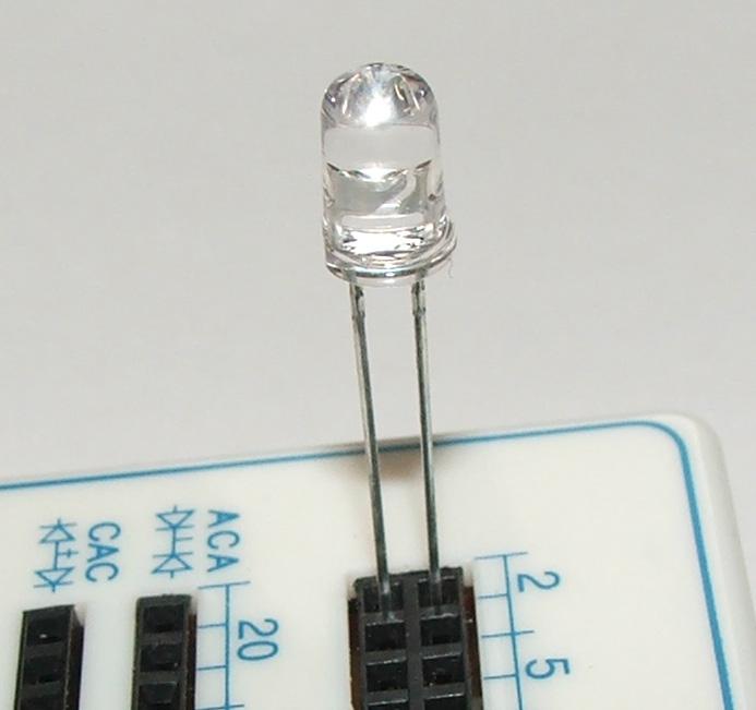 Image du produit OEM LED verte super lumineuse dans un boîtier transparent 5mm