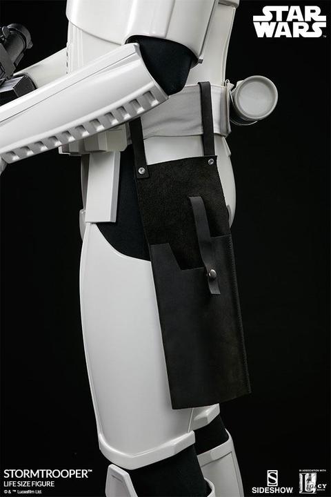 Actual product image Sideshow Star Wars Life-Size Statue Stormtrooper 198 cm