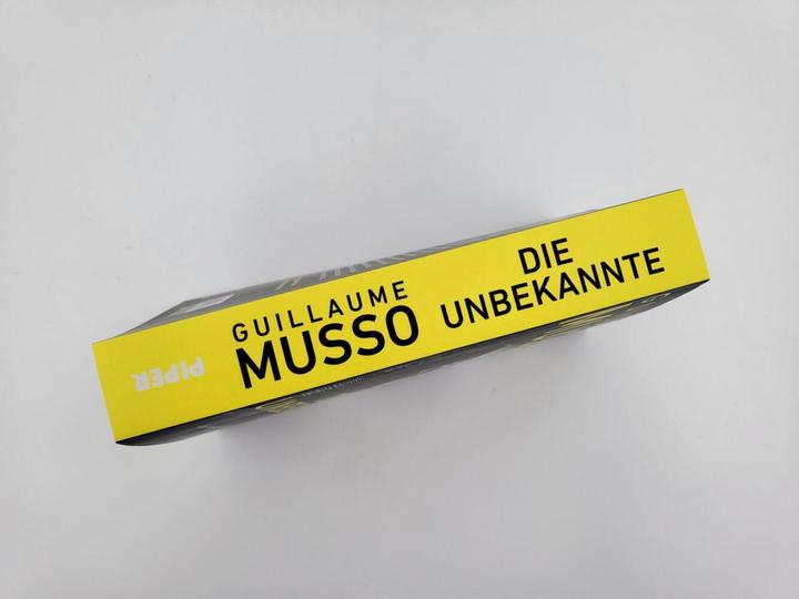 Actual product image Die Unbekannte (German, Guillaume Musso, Eliane Hagedorn, Bettina Runge, 2023)
