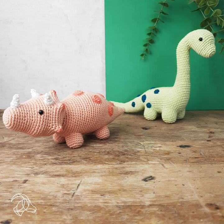 Produktbild Hardicraft Dinosaurier Triceratops - Häkelset