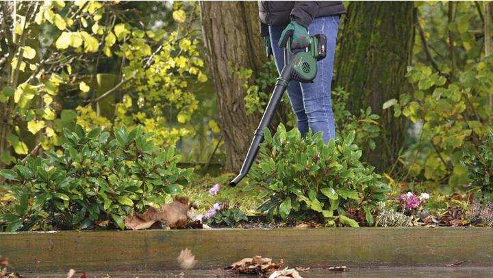 Actual product image Bosch Home & Garden UniversalLeafBlower 18V-130 (Rechargeable battery operated, Leaf blower)