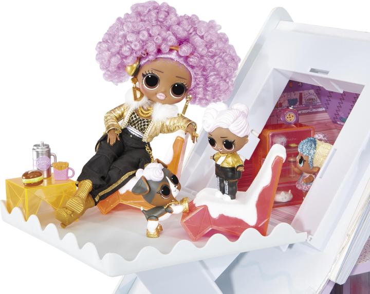 Actual product image MGA L.O.L. Surprise OMG Winter Chill Cabin