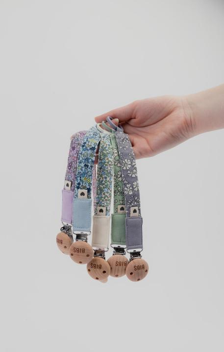 Actual product image Bibs x Liberty dummy chain, Camomille Lawn Baby Blue (1 x, from birth)