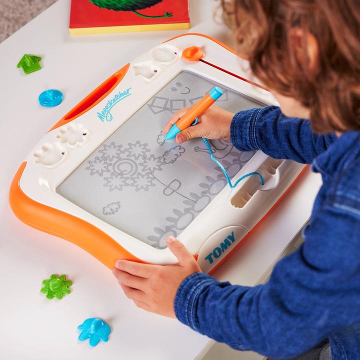 Actual product image Tomy Maltafel Megasketcher