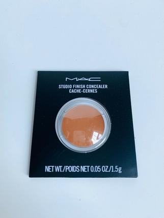 Actual product image MAC Cosmetics Studio Finish Concealer Pro Palette Refill Pan Nc45 1.5 G (NC45)