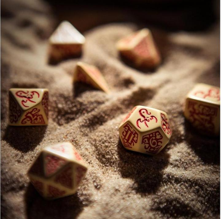 Immagine prodotto Q Workshop SCTX1N - Call of Cthulhu: Masks of Nyarlathotep, Set di dadi (7)